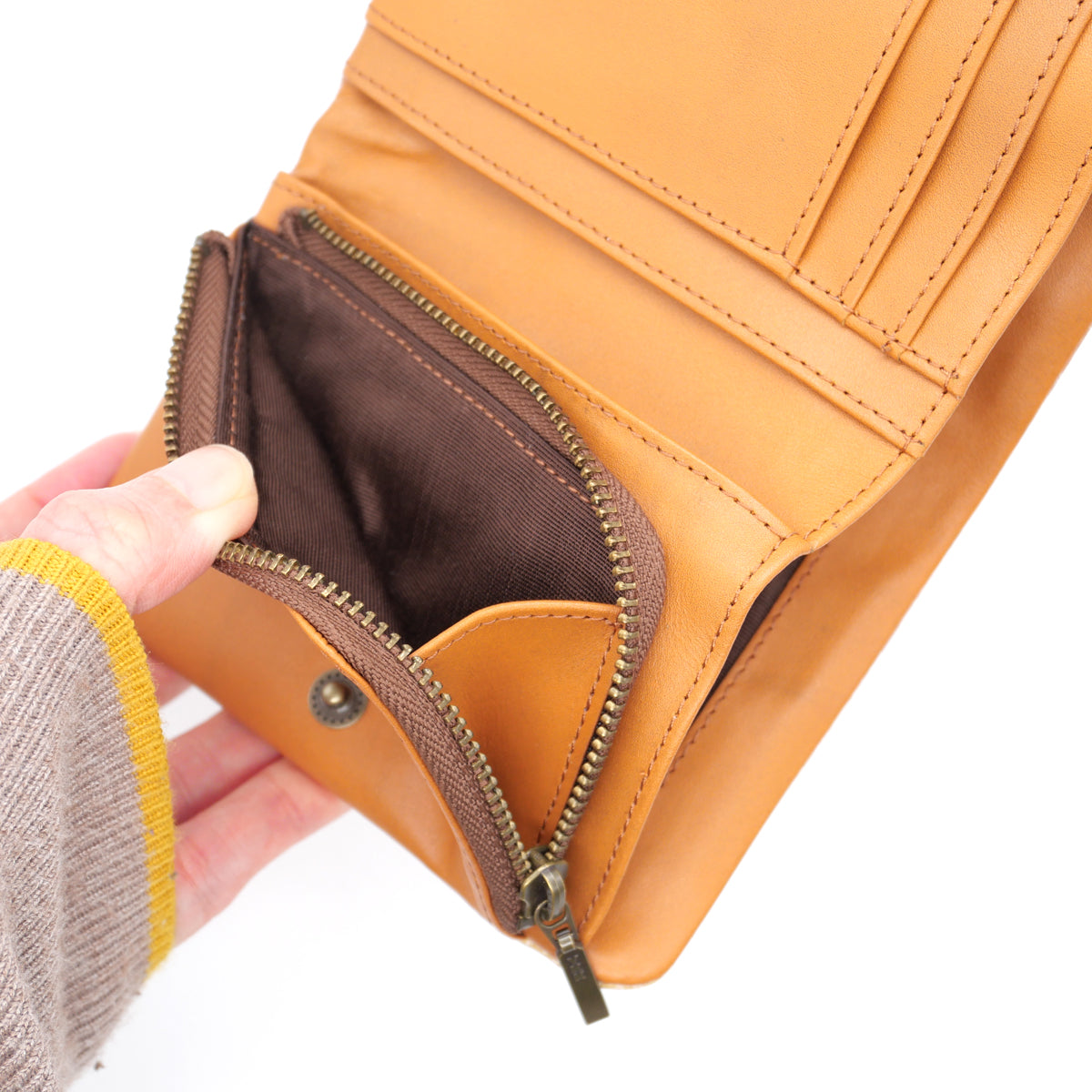 シギショアラ2つ折り財布