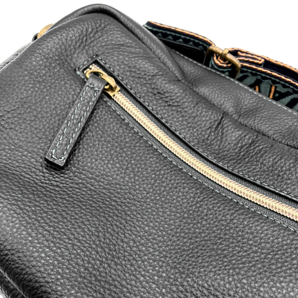 【予約】レザーダヤンミニショルダー３　BK