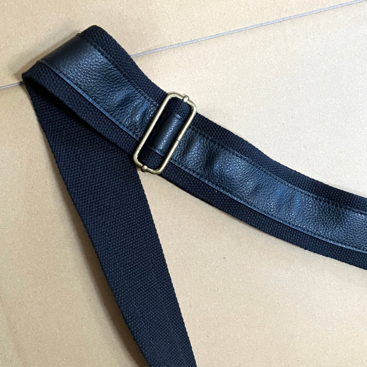 【予約】レザーテイルショルダー　黒