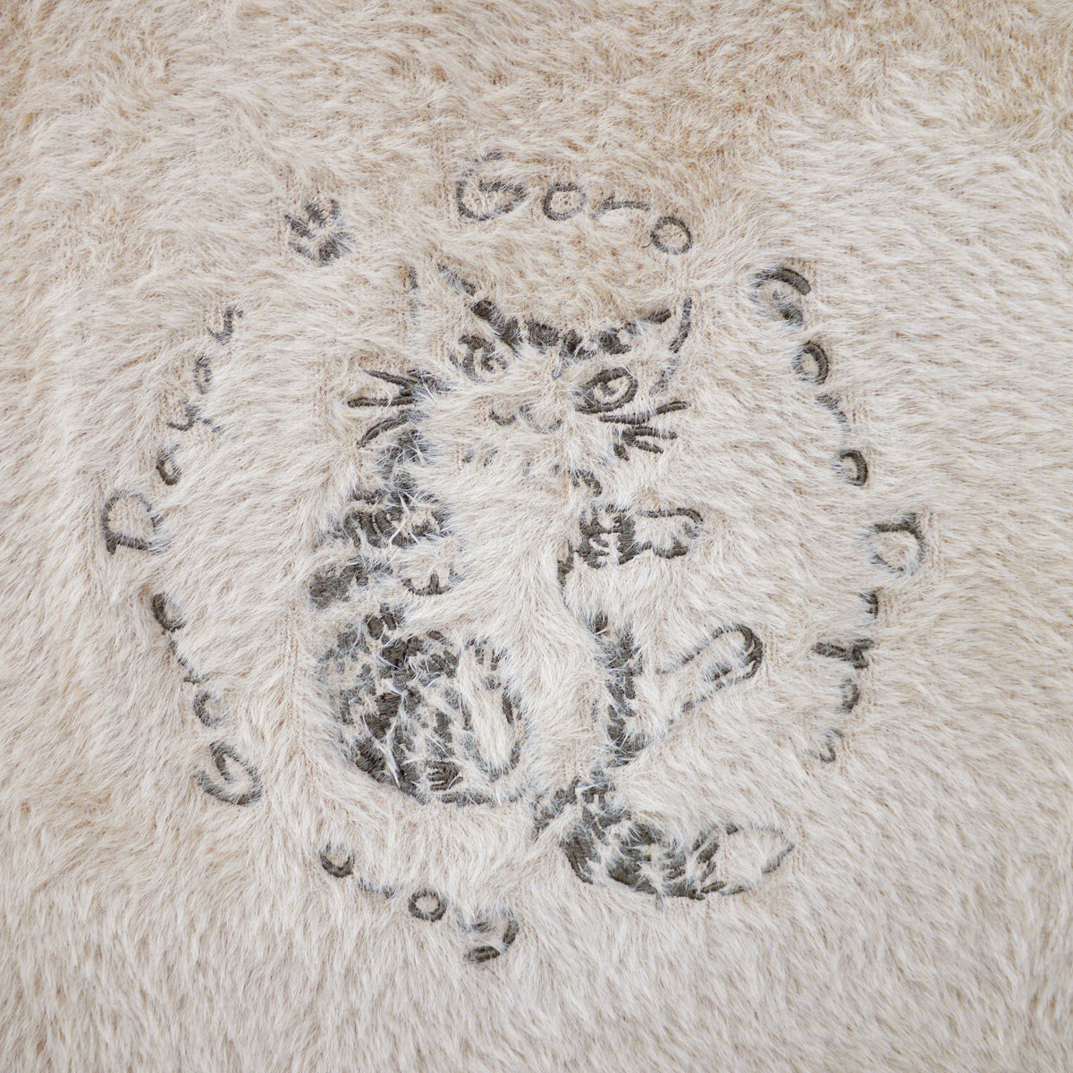 ふわふわなパーカー Ｆ　ごろごろ　ＢＥ