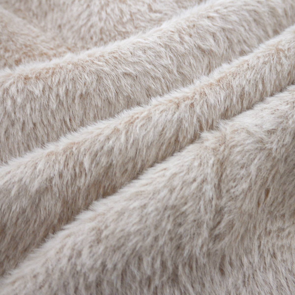 ふわふわなパーカー Ｆ　ごろごろ　ＢＥ