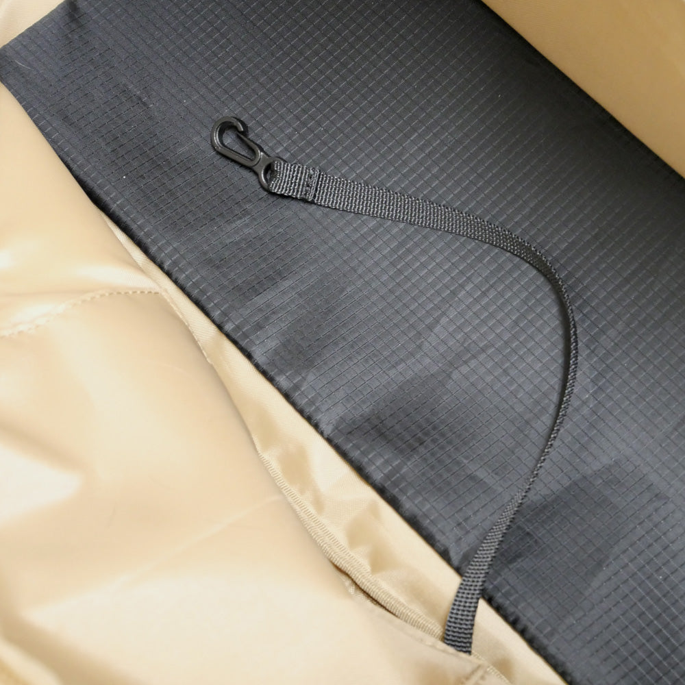 ダンス猫顔出しキャリーバッグ